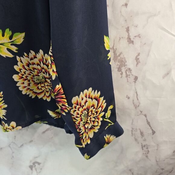 CAbi Shirt Womens Small Blouse Navy Blue Daisy Floral Button Up 3250 - Picture 4 of 14